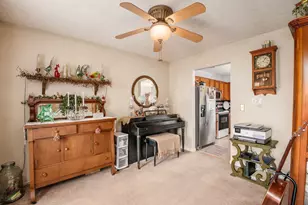 6049 Woodsboro Dr, Columbus, OH 43228 - Photo 13