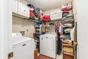 6049 Woodsboro Dr, Columbus, OH 43228 - Photo 5