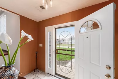 5226 Lindora Drive, Columbus, OH 43232 - Photo 3