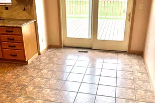 2090 Parklawn Dr, Lewis Center, OH 43035 - Photo 9