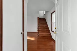 1037 E 18th Ave, Columbus, OH 43211 - Photo 5