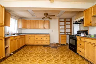 3453 Eisenhower Rd, Columbus, OH 43224 - Photo 7