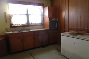 274 N 8th St, McConnelsville, OH 43756 - Photo 11