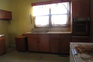 274 N 8th St, McConnelsville, OH 43756 - Photo 9