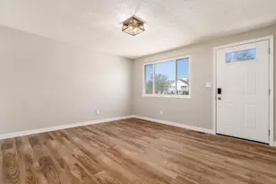 5972 Maple Canyon Ave, Columbus, OH 43229 - Photo 3