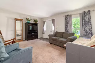 575 Dlyn St, Columbus, OH 43228 - Photo 3