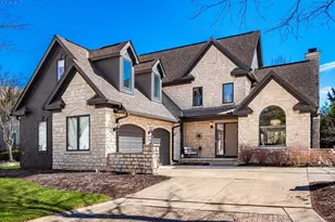 9821 Oxford Cir, Powell, OH 43065 - Photo 3