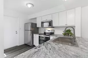 5272 Westbury Dr, Columbus, OH 43228 - Photo 9