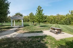 1041 Bluffway Dr, Columbus, OH 43235 - Photo 33