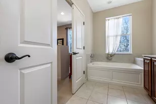 1041 Bluffway Dr, Columbus, OH 43235 - Photo 19