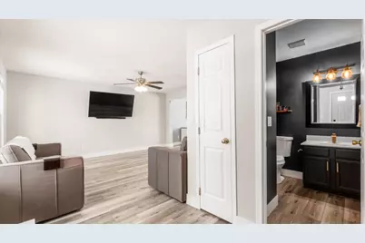 156 Glen Crossing Drive, Etna, OH 43062 - Photo 3