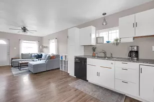 1041 Meadow Ln, Columbus, OH 43207 - Photo 11