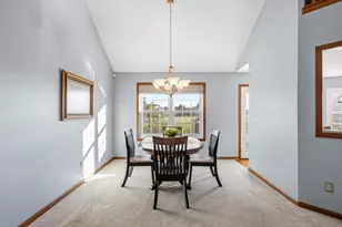 8240 Worthington Crossing Dr, Westerville, OH 43081 - Photo 5