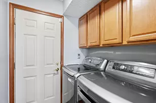 8240 Worthington Crossing Dr, Westerville, OH 43081 - Photo 15