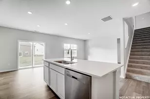 131 Vine Grv Dr, Circleville, OH 43113 - Photo 3