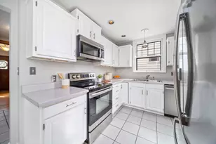 367 E Dunedin Rd, Columbus, OH 43214 - Photo 9