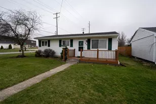 426 Moore Ave, Bellevue, OH 44811 - Photo 1