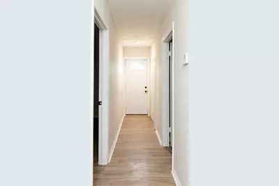 823 Bassett Avenue, Columbus, OH 43219 - Photo 9