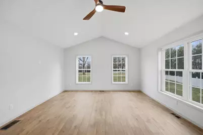 285 E Granville Street, Sunbury, OH 43074 - Photo 3