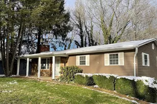 330 Walnut Hills Dr, Zanesville, OH 43701 - Photo 1