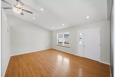 647 Greenbriar Circle, Howard, OH 43028 - Photo 5