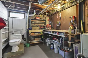 327 E Jeffrey Pl, Columbus, OH 43214 - Photo 37