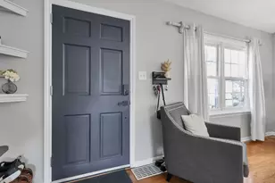 327 E Jeffrey Pl, Columbus, OH 43214 - Photo 11