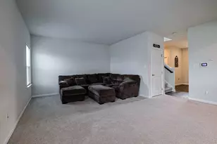 320 Chevington Chase, Tipp City, OH 45371 - Photo 9