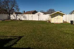 4426 Hickory Wood Dr, Columbus, OH 43228 - Photo 27