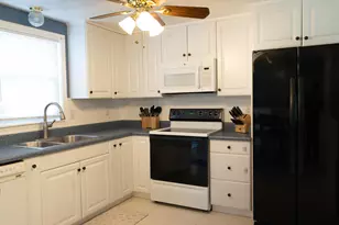 4426 Hickory Wood Dr, Columbus, OH 43228 - Photo 9