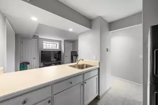 99 E Deshler Ave, Columbus, OH 43206 - Photo 81