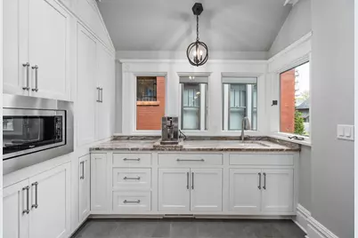 99 E Deshler Avenue, Columbus, OH 43206 - Photo 33