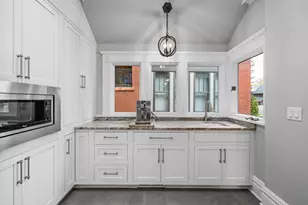 99 E Deshler Ave, Columbus, OH 43206 - Photo 33