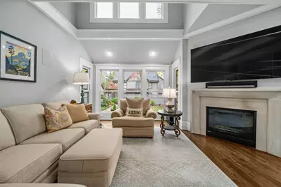 99 E Deshler Avenue, Columbus, OH 43206 - Photo 45