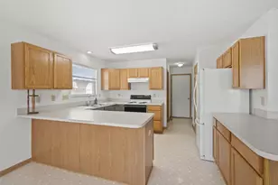 100 Indian Creek Ct, Pataskala, OH 43062 - Photo 3