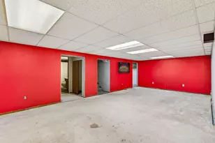 6137 Ambleside Dr, Columbus, OH 43229 - Photo 49