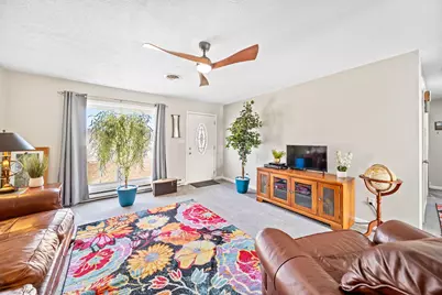 281 Woodsview Drive, Jeffersonville, OH 43128 - Photo 5