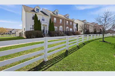 978 Hartford Village Boulevard, Columbus, OH 43228 - Photo 5