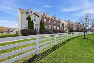 978 Hartford Village Blvd, Columbus, OH 43228 - Photo 5