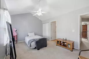 978 Hartford Village Blvd, Columbus, OH 43228 - Photo 15