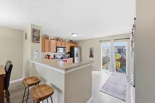 978 Hartford Village Blvd, Columbus, OH 43228 - Photo 13