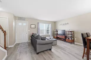 978 Hartford Village Blvd, Columbus, OH 43228 - Photo 9