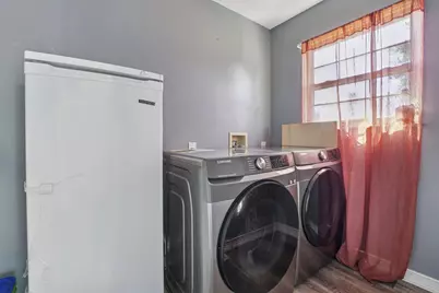 6109 Woodsboro Drive, Columbus, OH 43228 - Photo 11