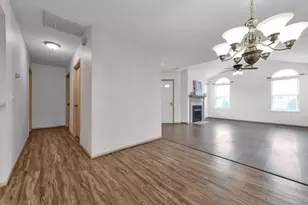 536 Calkin Ln E, Columbus, OH 43230 - Photo 9