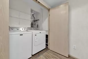 536 Calkin Ln E, Columbus, OH 43230 - Photo 11