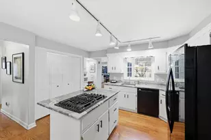 3670 Romnay Rd, Columbus, OH 43220 - Photo 13