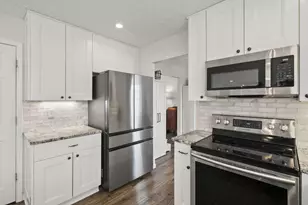 3921 Antrim Rd, Columbus, OH 43221 - Photo 7