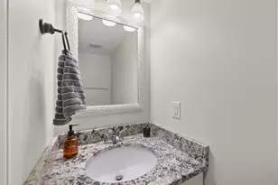 3921 Antrim Rd, Columbus, OH 43221 - Photo 19