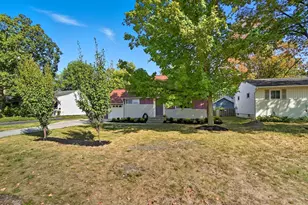 2424 Nottingham Rd, Columbus, OH 43221 - Photo 3