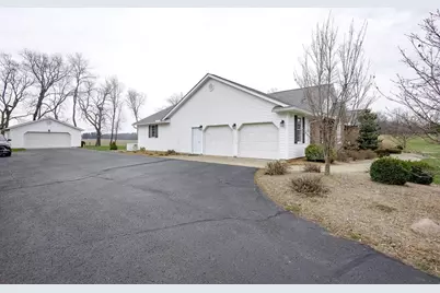 13270 Rolling Hills Court, Mount Vernon, OH 43050 - Photo 11